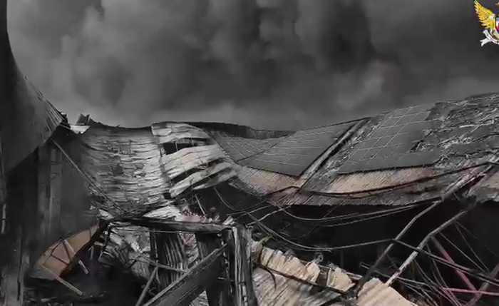 Imagens mostram destruição após incêndio