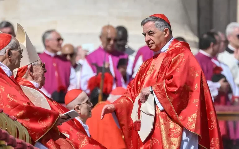 Cardeal condenado 'decide obedecer' Papa e desiste de conclave