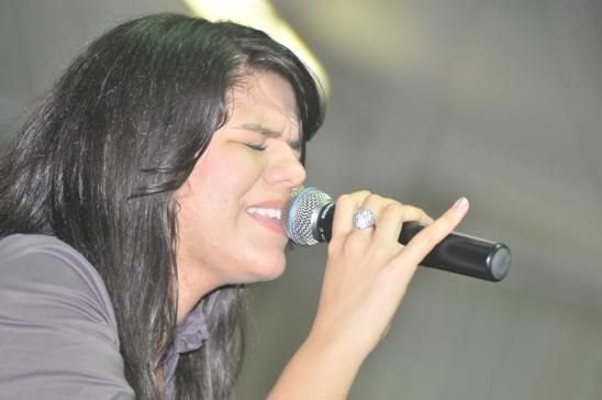 Cantora Míria Mical se apresenta no Castelo do Desfiladeiro