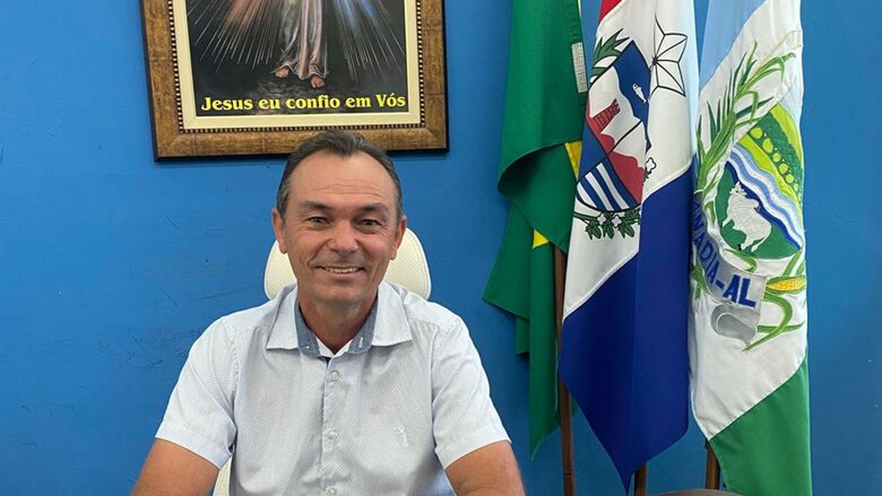 Prefeitura de Anadia antecipa 13º salário dos servidores efetivos