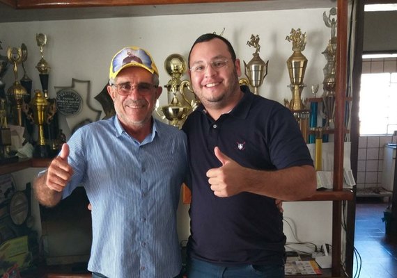 Leonardo Calheiros explica rompimento com Oliveiro: &#8220;Val Gaia pouco fez por Igaci. Votarei em Petrúcio&#8221;