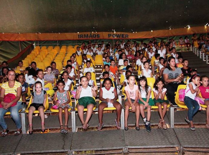Prefeitura de União leva a alegria do circo para mais de seis mil crianças