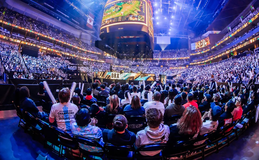 Campeonato de ‘League of Legends’ reúne em SP torcidas ruidosas e jogadores focados no prêmio de R$ 115 mil