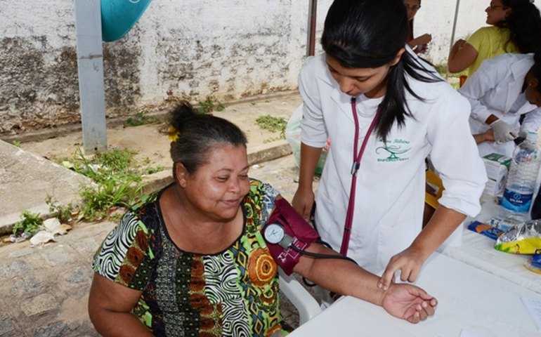 Estado leva diversas ações na área de saúde à Base Comunitária do Carminha