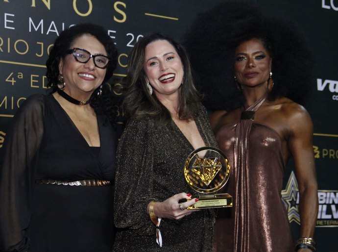 Adriana Bombom, Bukassa kabengele e Breno Santos brilham em noite de glamour e representatividade na celebração dos 15 anos do Grupo Jurema