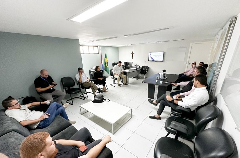 Secretários recebem vereadores e demonstram que obras no Rei Pelé nunca foram paralisadas