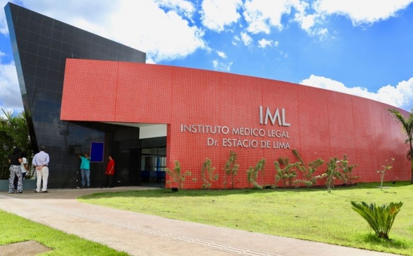 Municípios aceitam contrIbuir para enterrar corpos que se acumulam em IML de Maceió