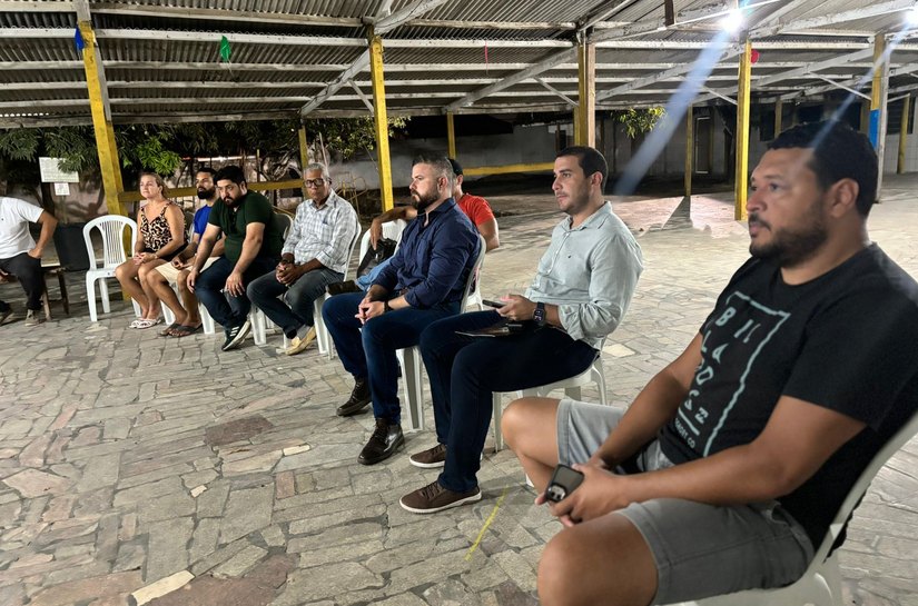 Delegado Thiago Prado se reúne com moradores do Eustáquio Gomes para ouvir demandas