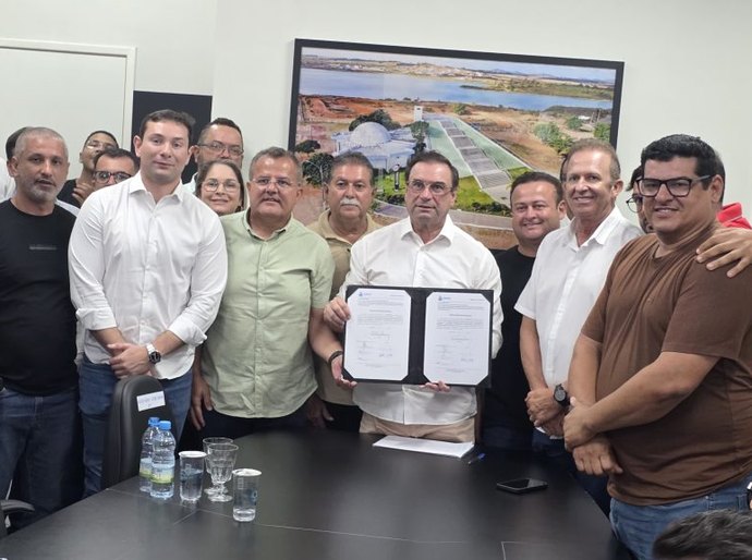 Prefeito Luciano autoriza mais de 5 km de pavimentação interligando três bairros de Arapiraca