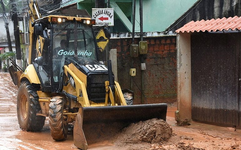 Governo federal anuncia R$ 4,1 milhões para ajuda a Angra dos Reis