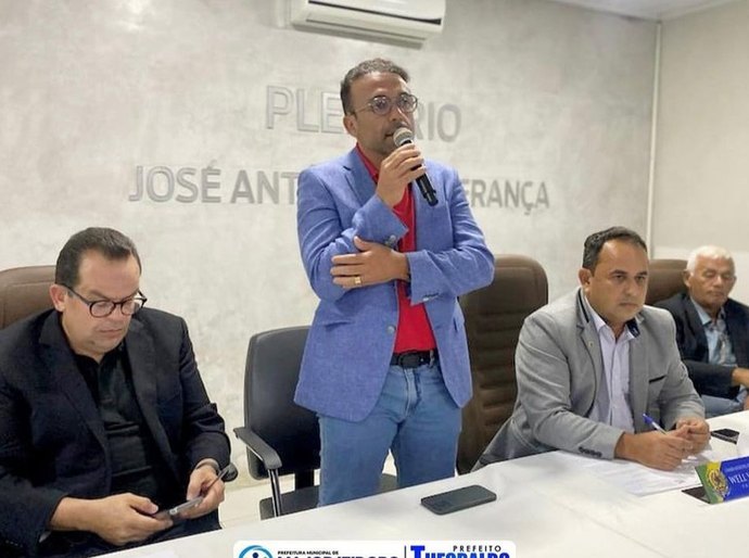 Prefeito Theobaldo Cintra anuncia calendário de pagamentos salarial em Major Izidoro