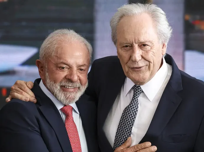 Lewandowski diz que crimes contra o Estado são impassíveis de anistia