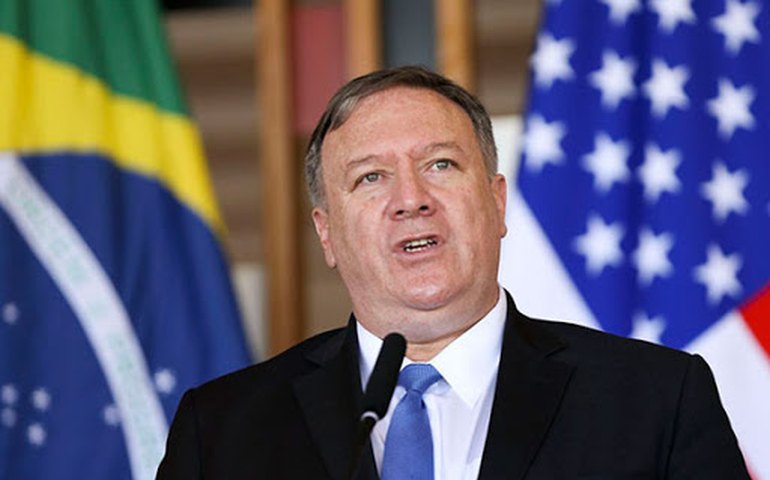 Ex-chanceleres endossam críticas de Maia sobre visita de Pompeo ao Brasil