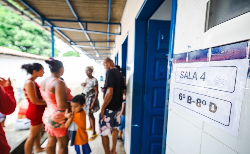 Famílias começam a deixar abrigos temporários