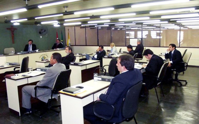 Câmara: Secretário mostra ações, recebe elogios do PT e ainda poderá ganhar título de cidadão honorário