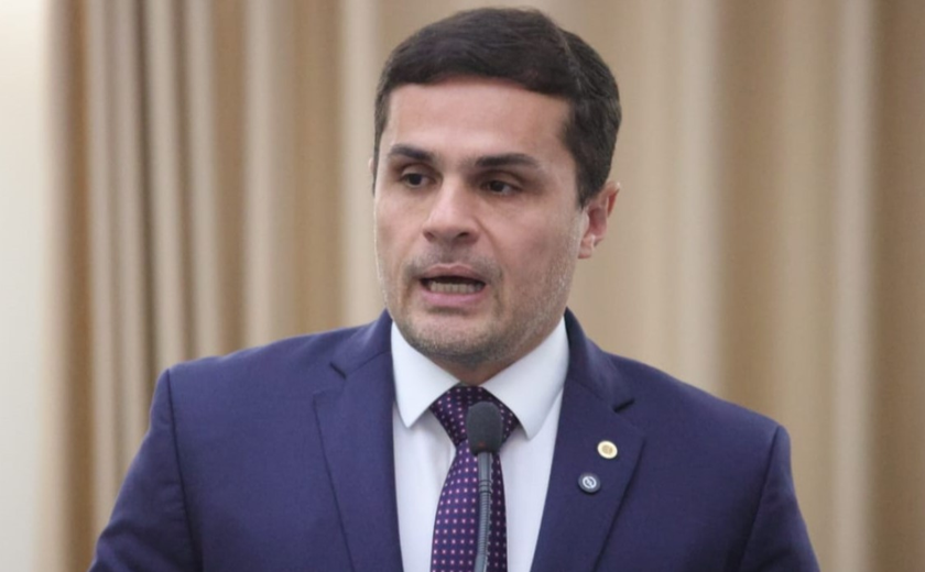 Alexandre Ayres propõe homenagem ao Doutor Wanderley pela criação do Hospital do Coração