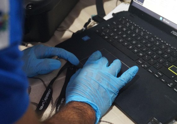 Polícia Científica apreende dispositivos em operação de combate à comercialização de pornografia infantil