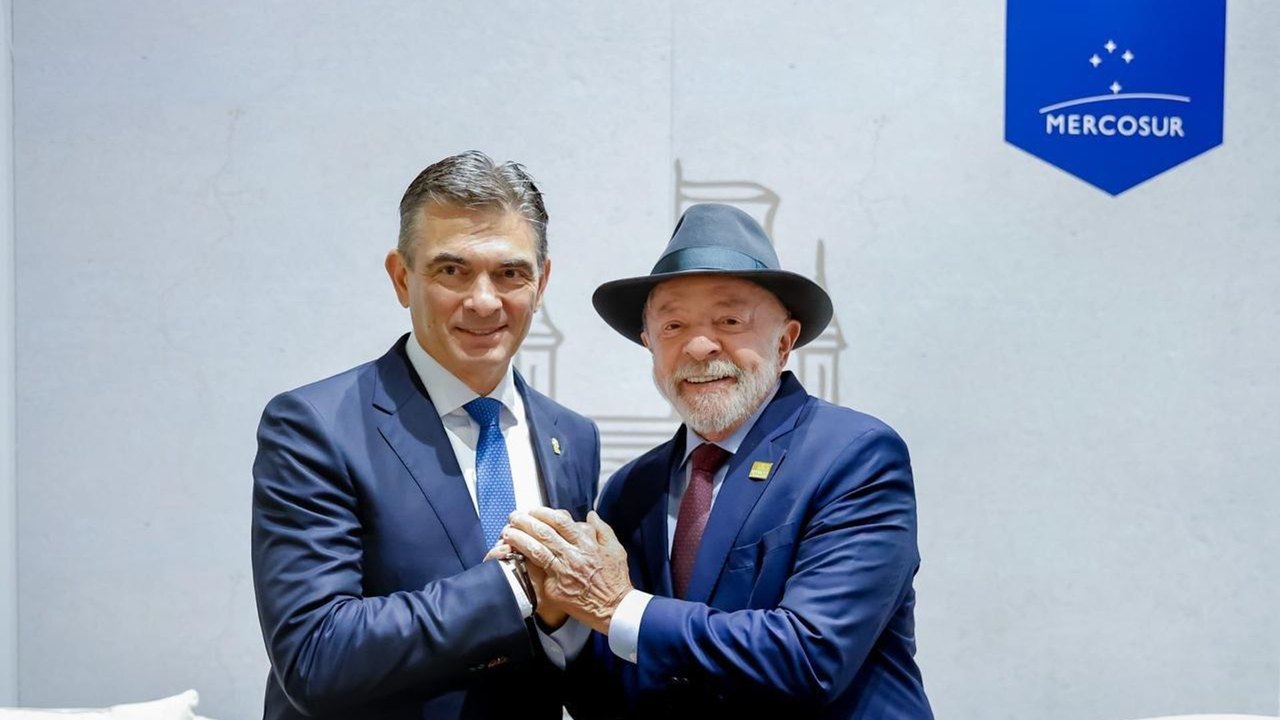 Lula se reúne com presidente da Bolívia e anuncia acordos na área de gás
