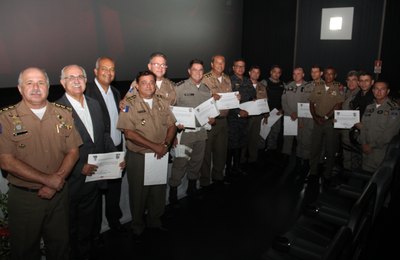 Teófilo recebe homenagem durante formatura de curso do 3º BPM