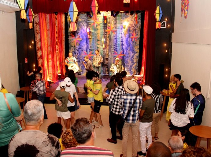 Domingo (14) é dia de forró e cultura popular na programação do São João Raiz
