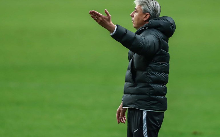 Tiago Nunes vai iniciar sua carreira internacional no Sporting Cristal, do Peru