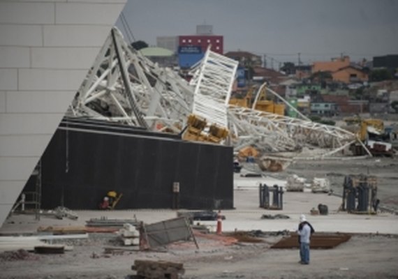 Operador de guindaste no Itaquerão trabalhava há 18 dias seguidos, aponta ministério