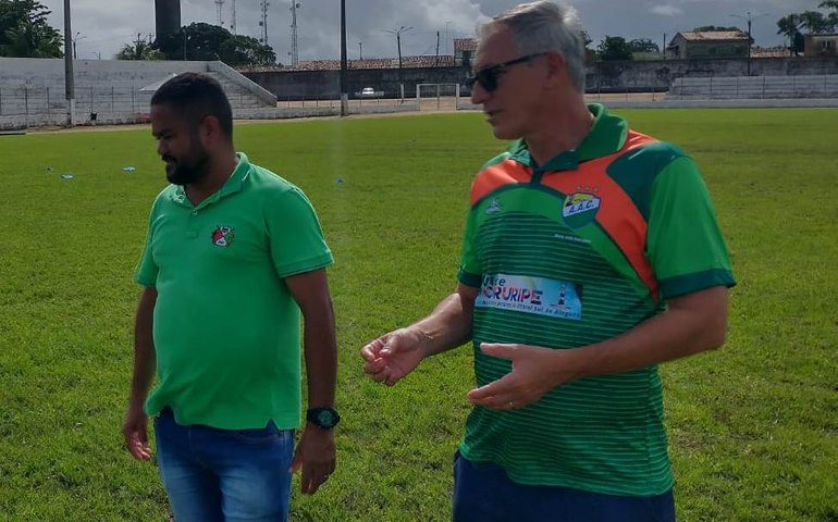 Presidente do Coruripe apresenta Luis Carlos Cruz como novo técnico do Hulk Praiano