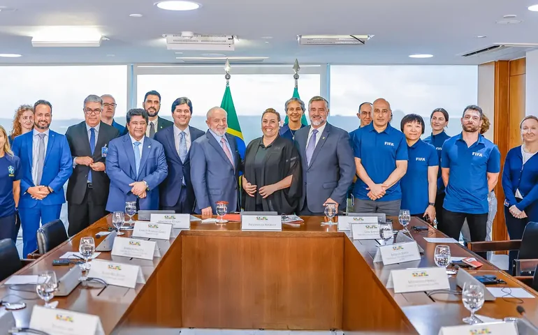 Lula presta apoio à candidatura do Brasil para sediar Mundial Feminino