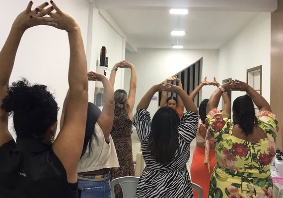 Trabalhadoras do Clima Bom recebem orientações de cuidados com a saúde
