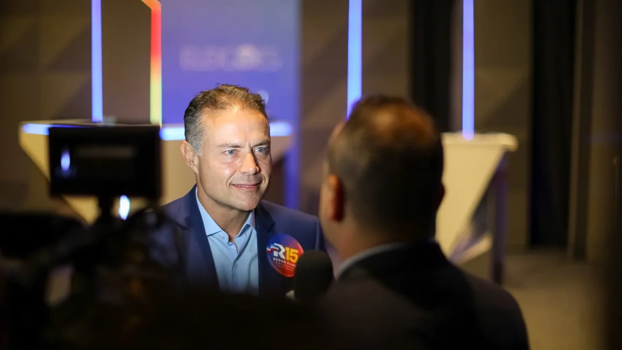 “O que há de mais baixo na política”, diz Renan Filho sobre demagogia de JHC em debate
