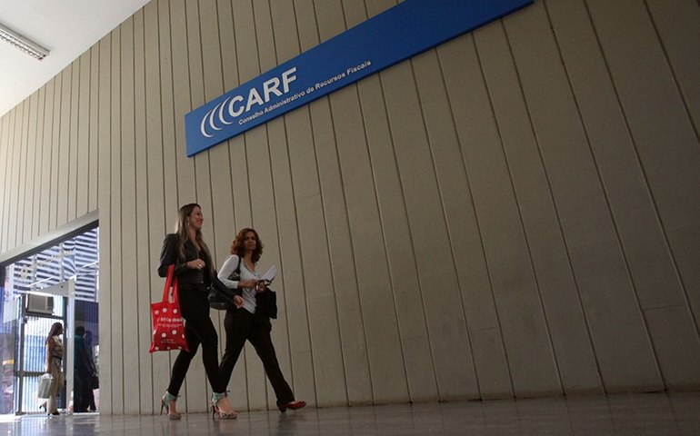 Lula sanciona voto de qualidade no Carf e veta perdão de multas a contribuintes