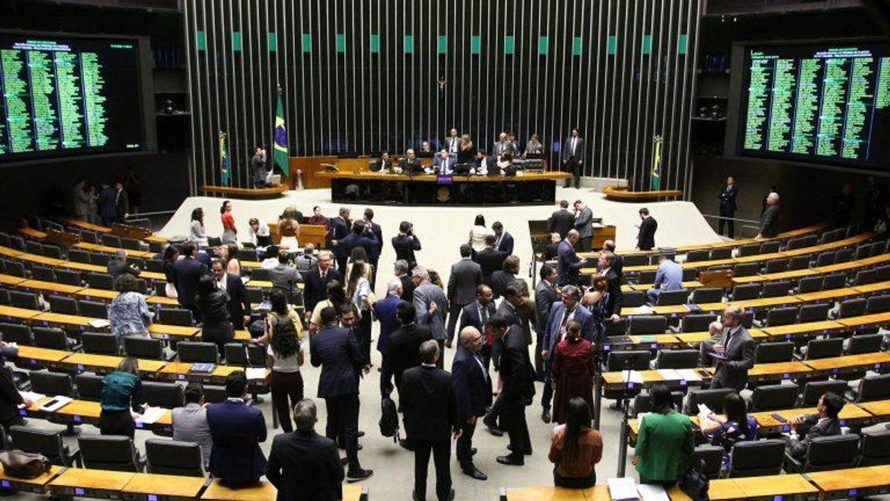 Câmara aprova projeto do governo que eleva teto do MEI para R$ 140 mil e perdoa dívidas
