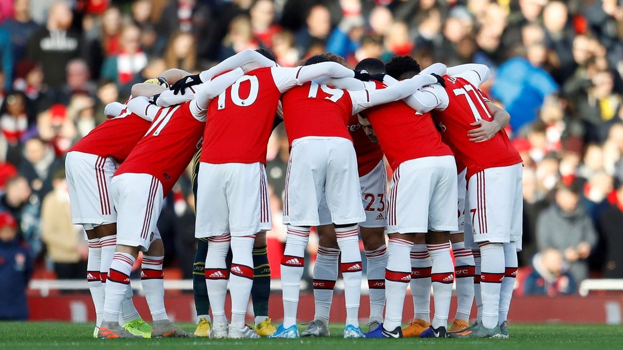 Arsenal arranca empate em Liverpool e mantém a liderança do Campeonato Inglês