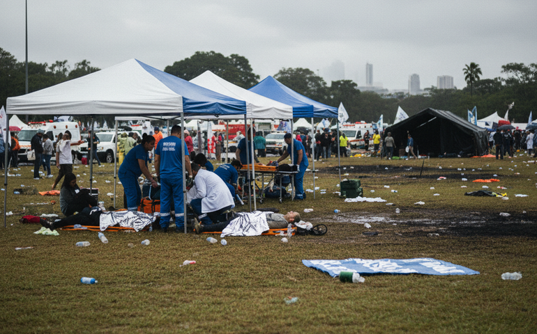Pelo menos quatro manifestantes seguem internados após queda de raio em ato em Brasília