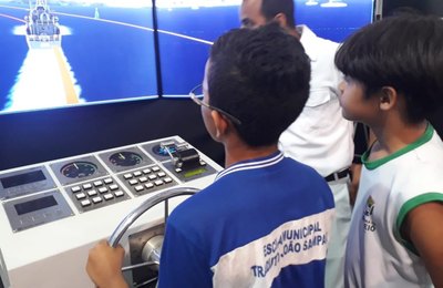 Alunos da rede pública de Maceió visitam SBPC e se encantam com exposição de ciência