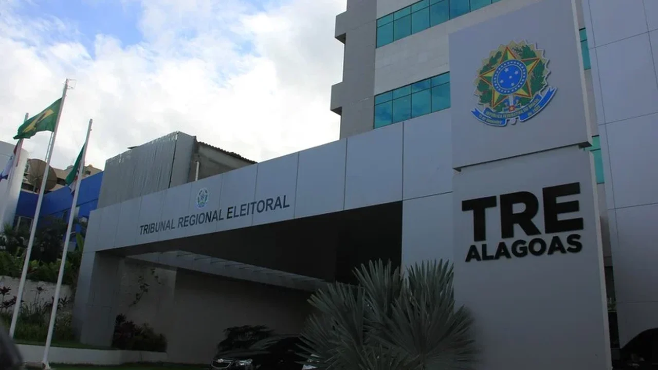 TRE-AL retoma horário de funcionamento
