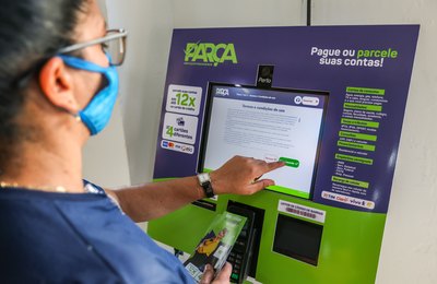 Totem de pagamentos já está em funcionamento no Shopping Popular