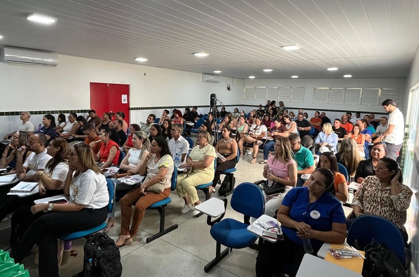 MVV estimula uso de IA por professores em evento de práticas exitosas em Craíbas