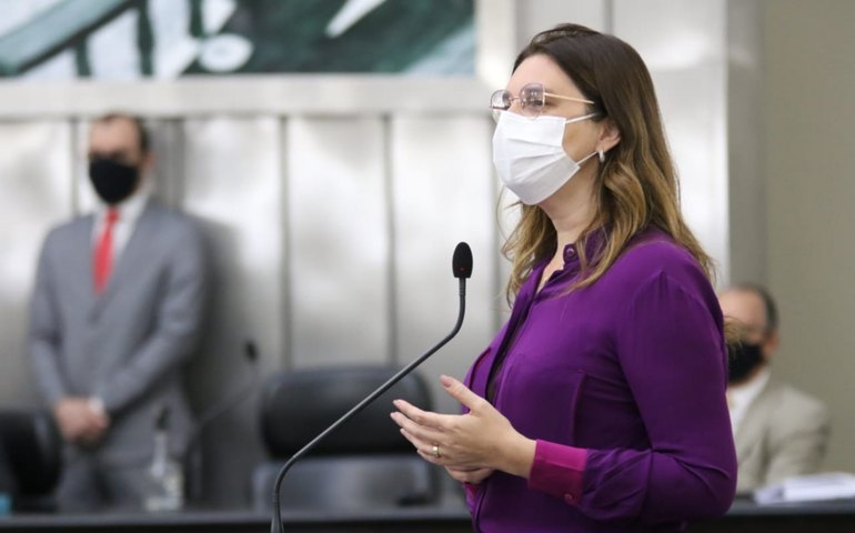 Jó destaca necessidade de garantir renda aos trabalhadores ligados às festividades juninas