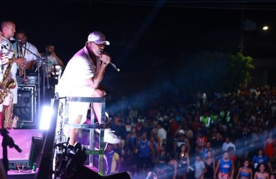 Banda SeeWay arrastou um mar de gente no encerramento do CarnaFolia 2026 em Campo Alegre