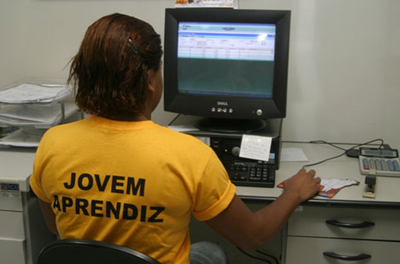 Governo intensifica fiscalizações e foca em menor aprendiz: empregadores são notificados eletronicamente