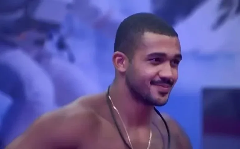 Matheus, do 'BBB 26', fala da virgindade de Gabriela, causa desconforto por 'imitar viado' e recebe críticas nas redes