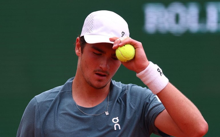 João Fonseca cai nas quartas de Mônaco para Zverev, número 3 do mundo