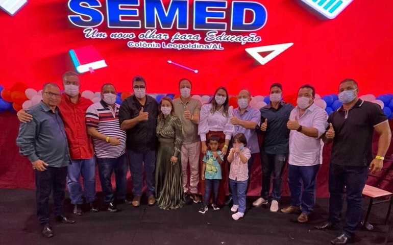 Deputado Galba Novaes marca presença em solenidade de volta às aulas em Colônia Leopoldina