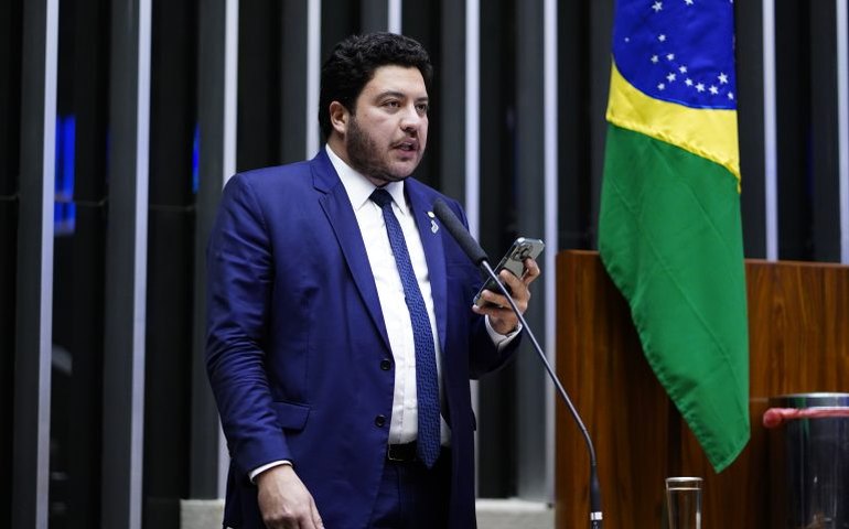 Comissão aprova projeto que obriga loja a informar cliente sobre armazenamento de ração animal