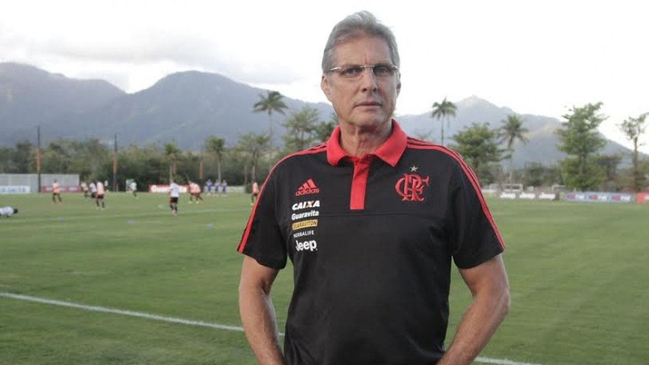 Oswaldo se diz “orgulhoso” na volta ao Flamengo