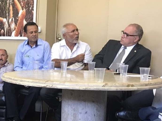 Prefeito de Mata Grande cobra solução para construção do novo matadouro