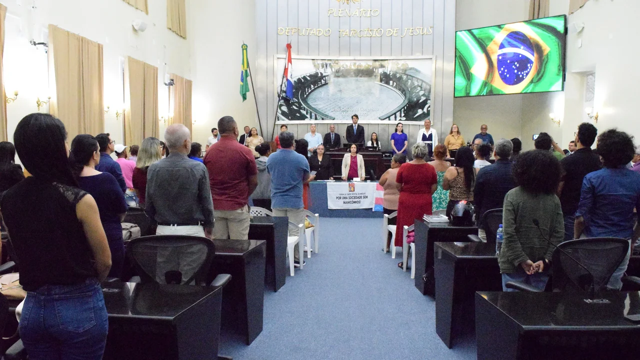 Especialistas defendem fortalecimento da saúde mental em debate sobre 25 anos da Lei Antimanicomial
