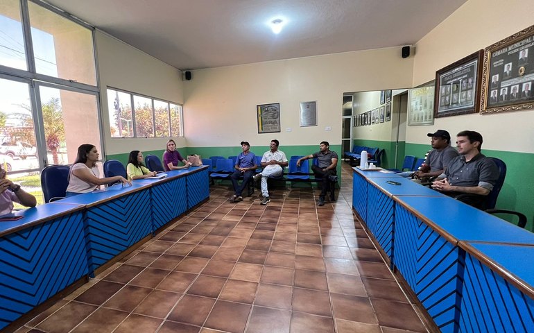 Equipe técnica do SIM/Conagreste visita associação de produtores de frango em Igaci e discutem parceria