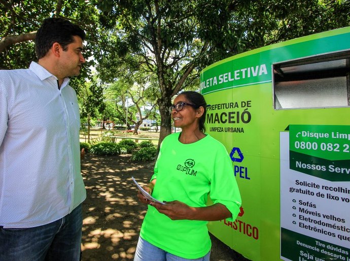 Reciclagem: prefeito Rui Palmeira entrega Ponto de Entrega Voluntária